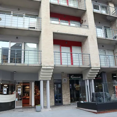 In Near Sandy Shores * Nieuwpoort