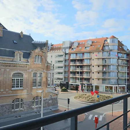 In Near Sandy Shores Nieuwpoort