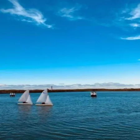 Cape Cod 201 With Location Apartment *